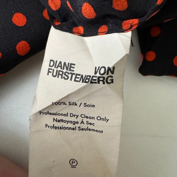 Diane‎ Von Furstenberg Dot Print Silk Drape Front Blouse Size 10 - Picture 6 of 12